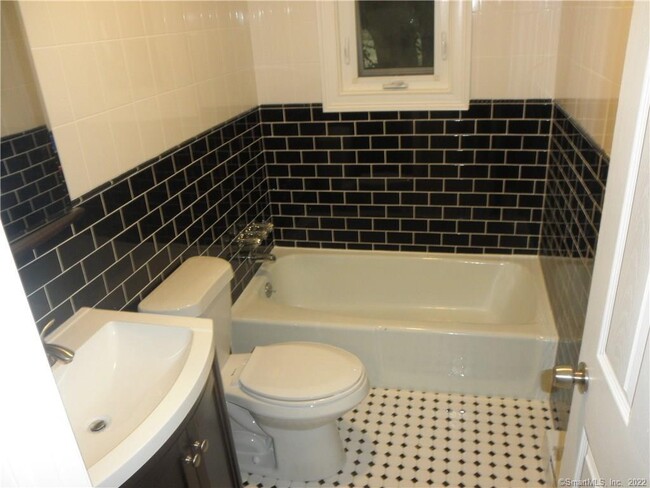 Building Photo - 76 Palisade Ave