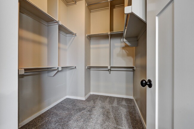 Building Photo - 2300 Bretford Way