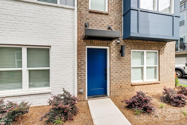 Building Photo - 3003 Jolene Ct