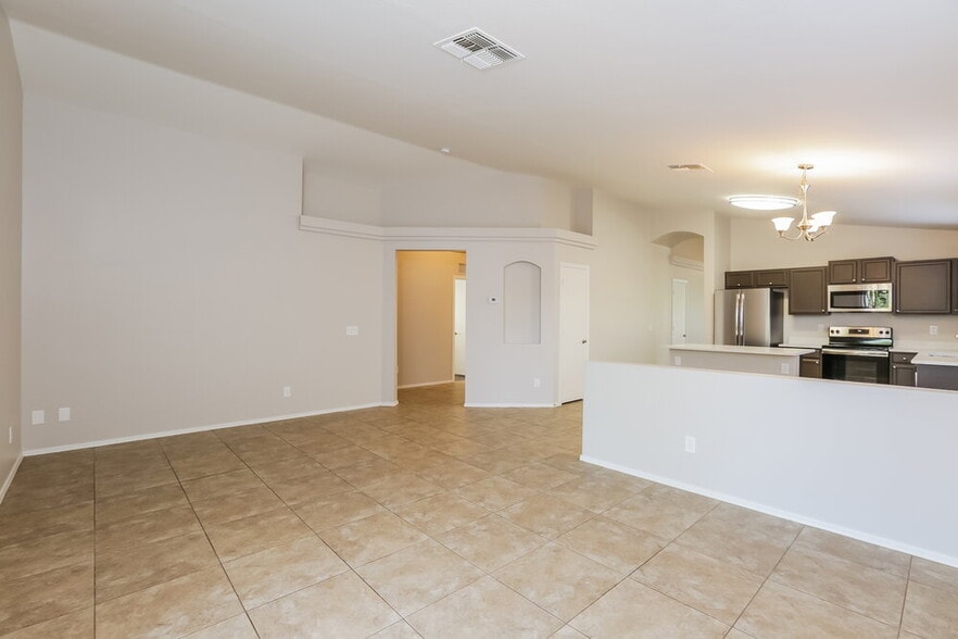 Building Photo - 21861 W Mohave St