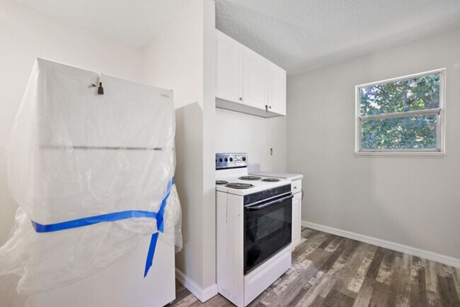Building Photo - 3605 FL-50