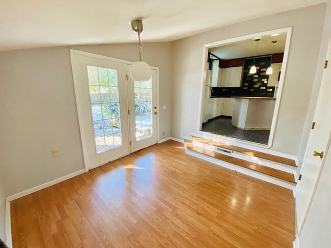 Building Photo - {11821} Desirable Shawnee Village Location + Hardwood Floors + Fenced Yard