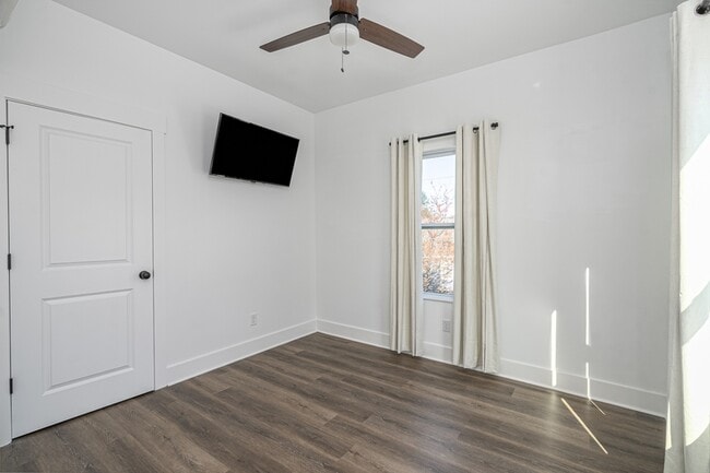 Building Photo - 637 E Anderson St