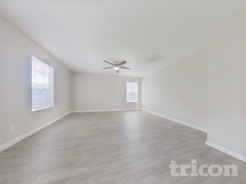 Building Photo - 482 Fox Trot Dr