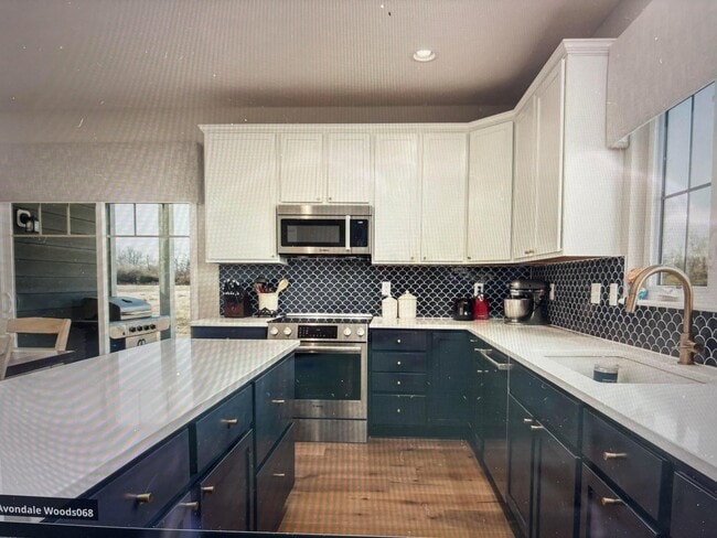 Building Photo - 6342 Avondale Woods Blvd