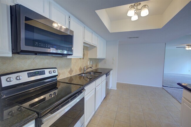 Building Photo - 14777 Wunderlich Dr