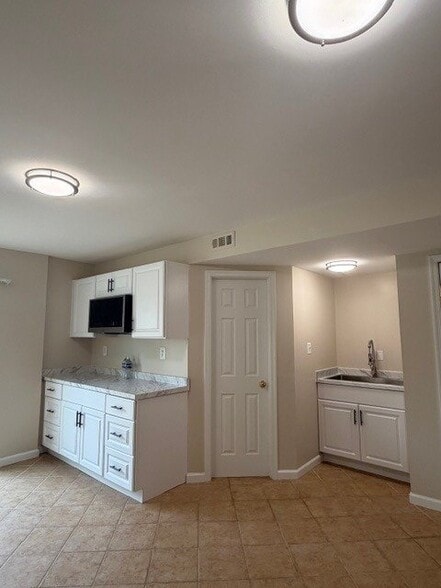 Building Photo - 8310 Rolling Rd