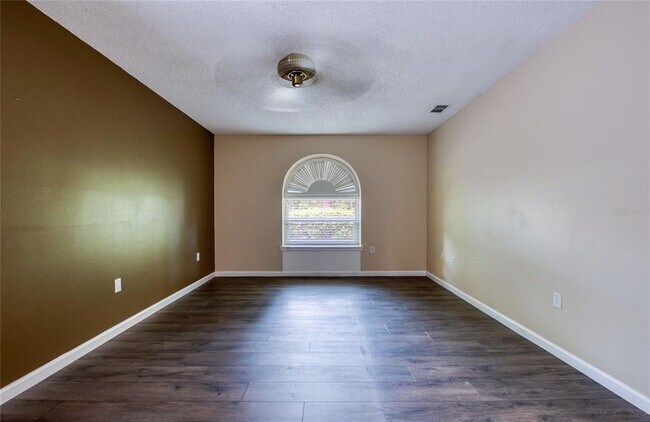 Building Photo - 2143 Salisbury Ct