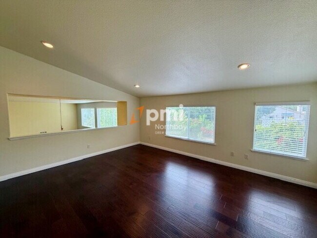 Building Photo - 732 Antiquity Dr