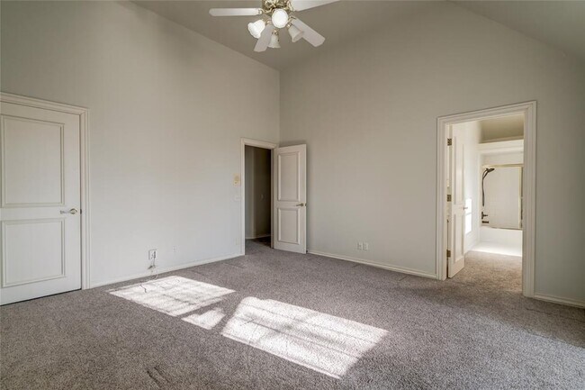 Building Photo - 1300 Irvine Dr