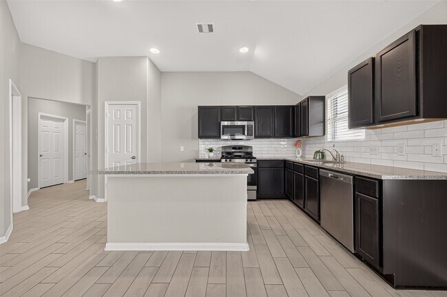 Building Photo - 2122 Artic Loon Dr