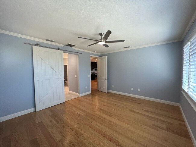 Building Photo - Newer single story home located in desirab...