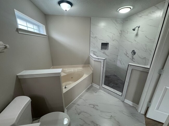 Building Photo - 5457 Sundale Way S