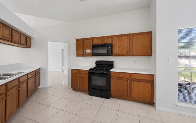 Building Photo - 19635 Vernier Woods Ln