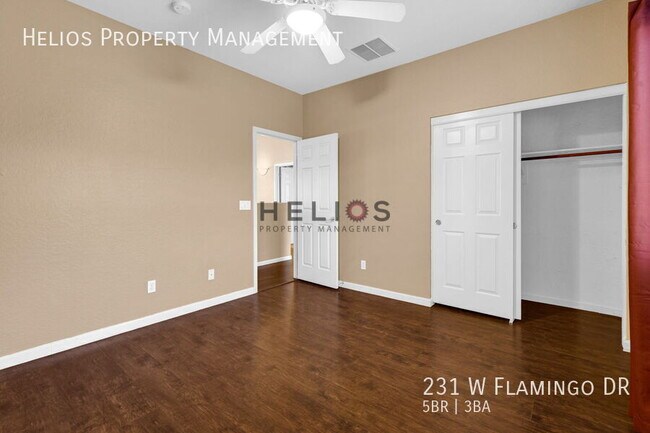 Building Photo - 231 W Flamingo Dr