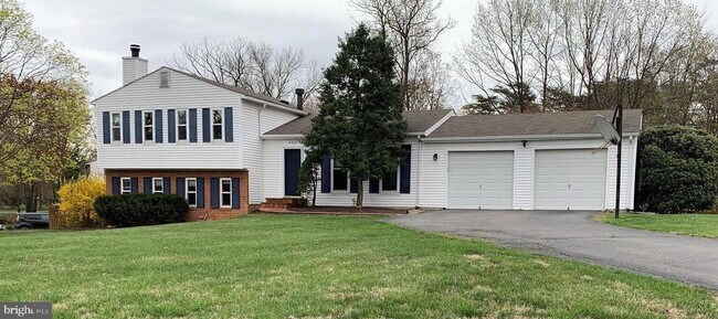 Building Photo - 2321 Bedfordshire Cir
