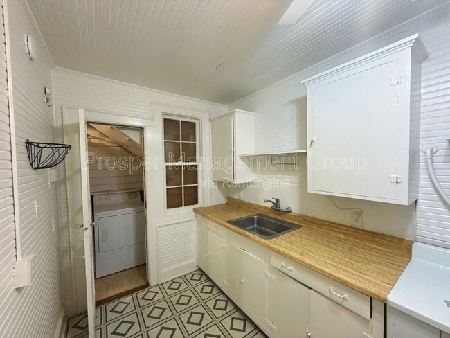 Building Photo - 93 Tradd St