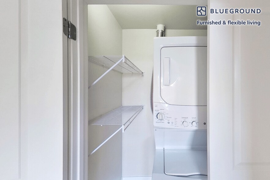 Building Photo - 1000 Lupine-SI FL3-ID5717A