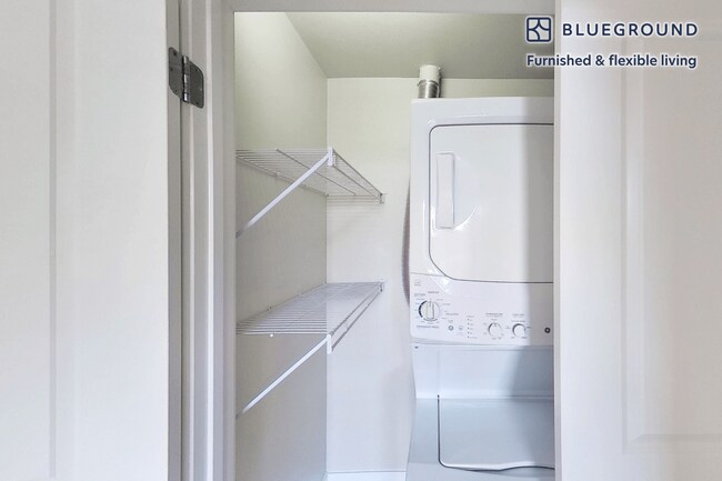 Building Photo - 1000 Lupine-SI FL2-ID4713A