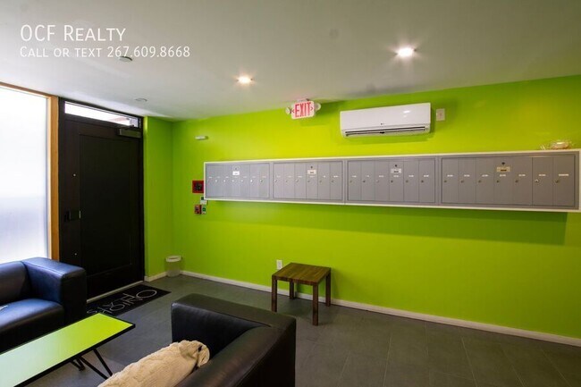 Building Photo - 152 W Laurel St