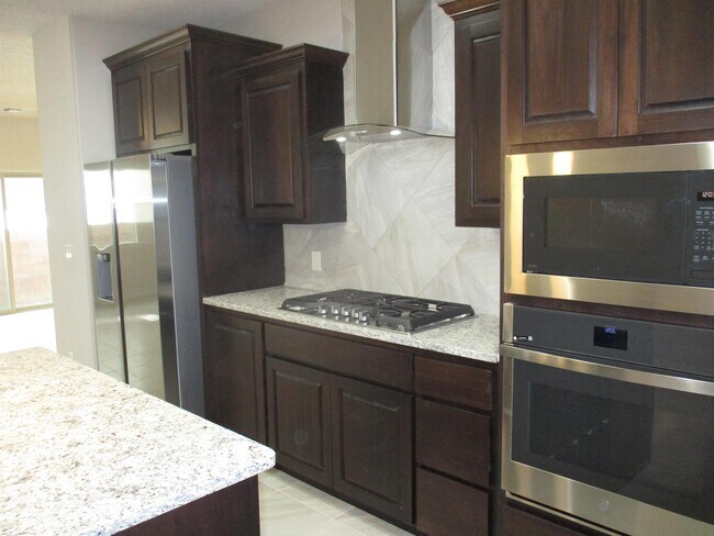 Building Photo - 8750 Sevano Cir NE