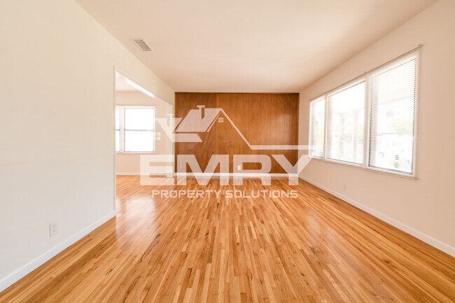 Building Photo - 4743 Levelside Ave