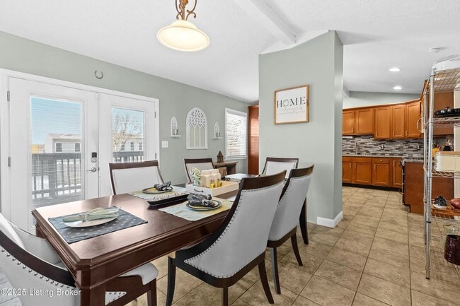 Building Photo - Spacious Home in the Heart of Clifton