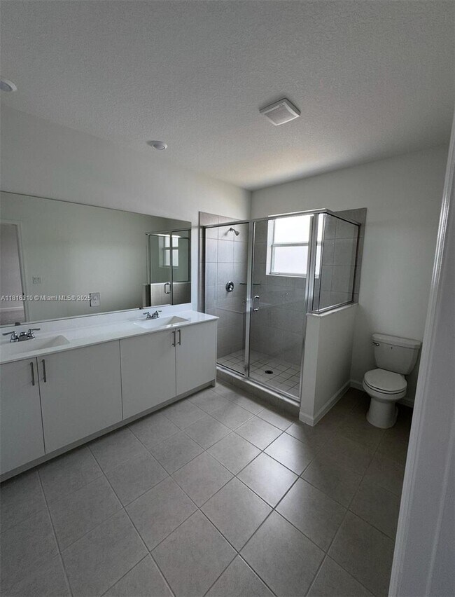 Building Photo - 112 SW 184th Way