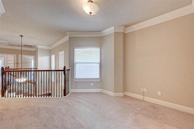 Building Photo - 5708 Petty St