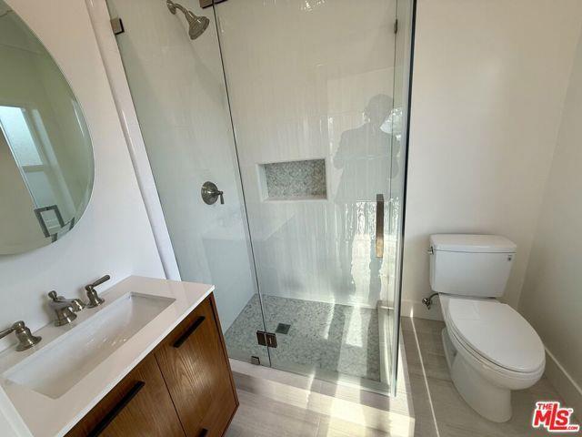 Primary Photo - 2744 Veteran Ave