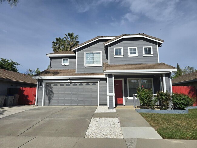 Building Photo - Bright & Spacious Woodland Home with Functional Layout 3 bed/2.5 bath