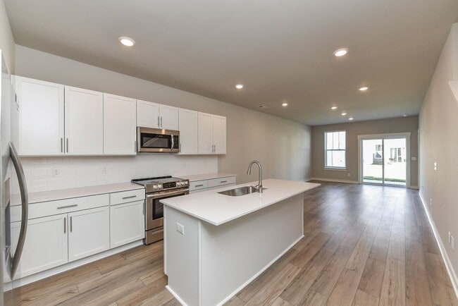 Building Photo - **2022-BUILT TOWNHOME WITH FABULOUS COMMUNITY AMENITIES**