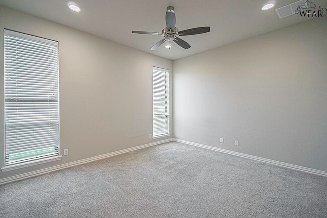 Building Photo - 5007 Southfork Dr