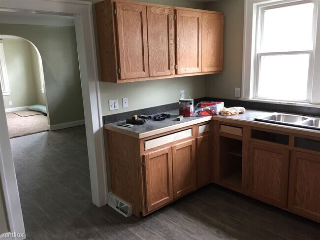 Building Photo - 3 br, 1 bath Duplex - 1637 Kalamazoo Ave S...