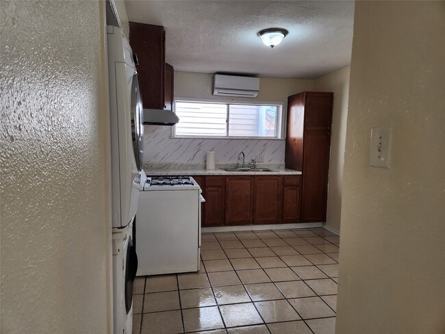 Building Photo - 1803 Church St