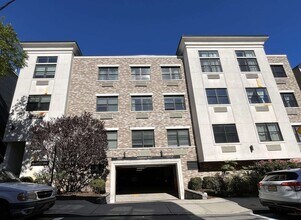 Building Photo - 140 36th St