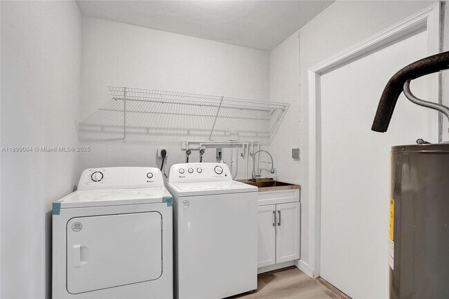 Building Photo - 6860 SW 18th Ct