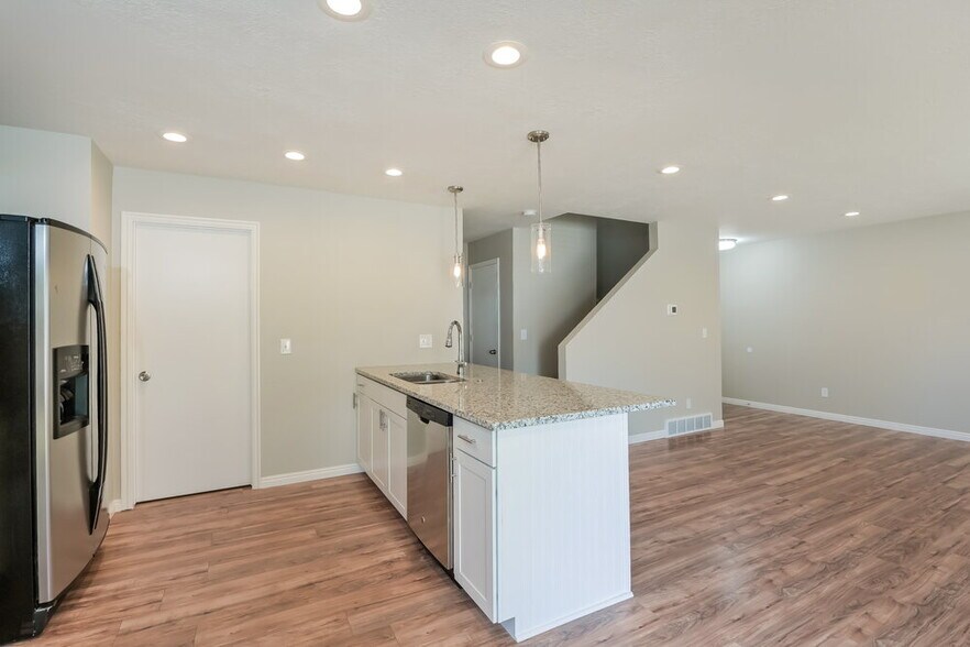 Building Photo - 827 Flint St