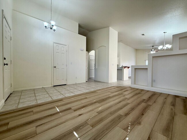 Building Photo - Beautiful open concept remodeled 3 bedroom...