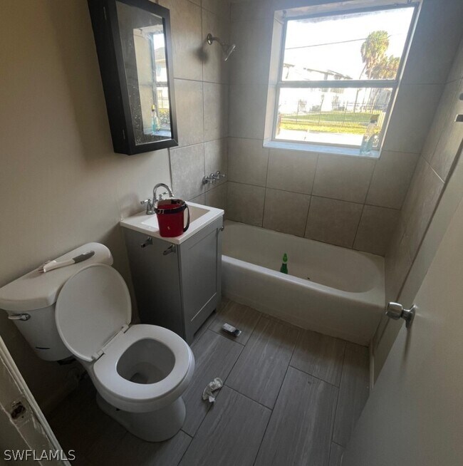 Building Photo - 3619 Seminole Ave