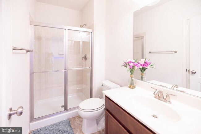 Building Photo - 8727 Raleigh Mews