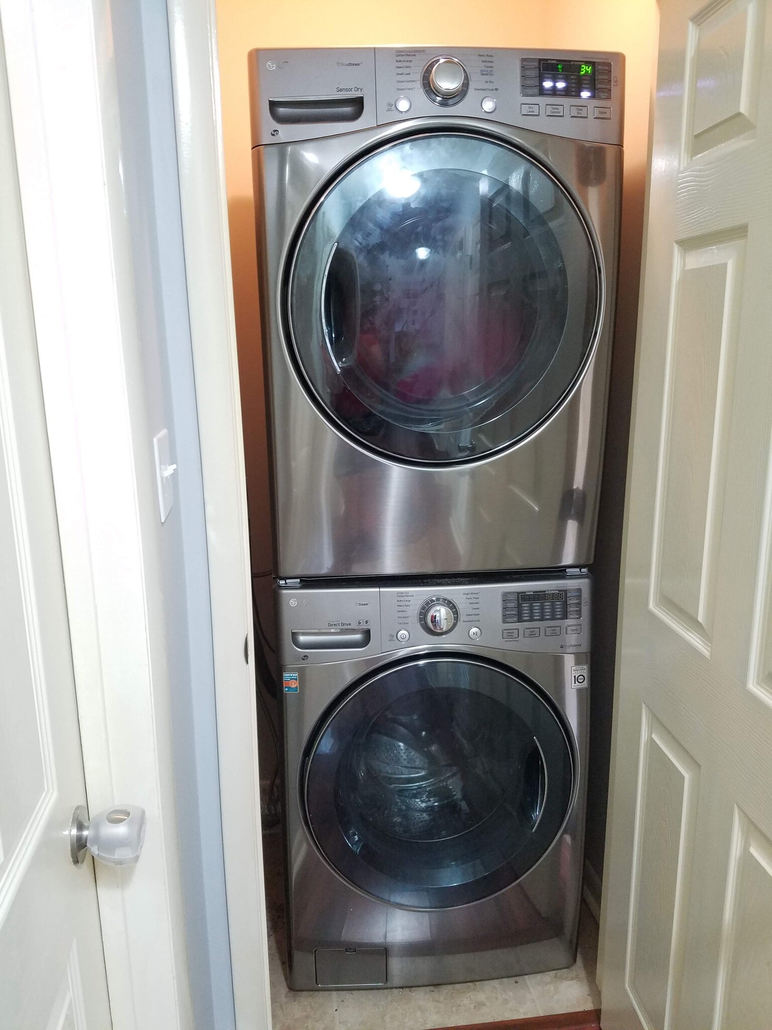 Washer/Dryer in Unit - 2016 Lakemeadow Dr
