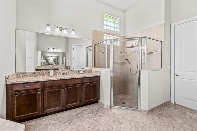 Building Photo - 114 Carmela Ct