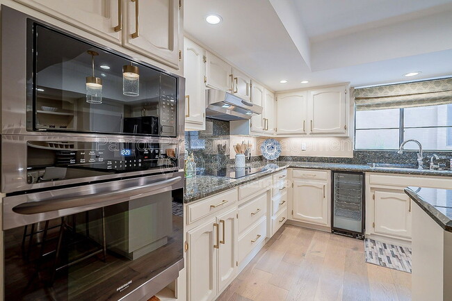 Building Photo - 8602 E Vista Del Lago