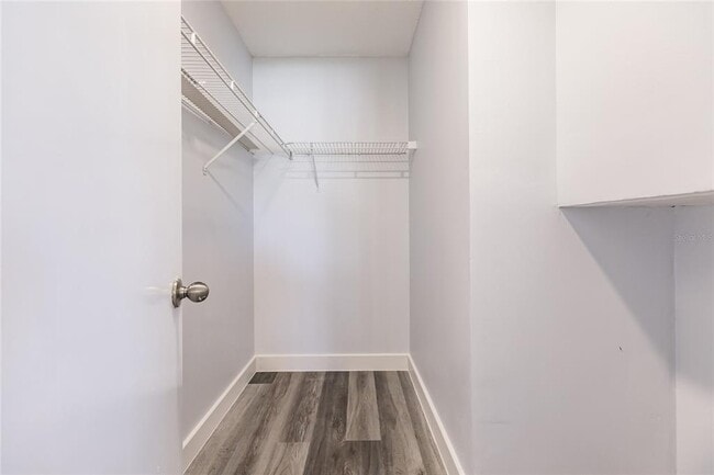 Building Photo - 11065 Waterford Ave