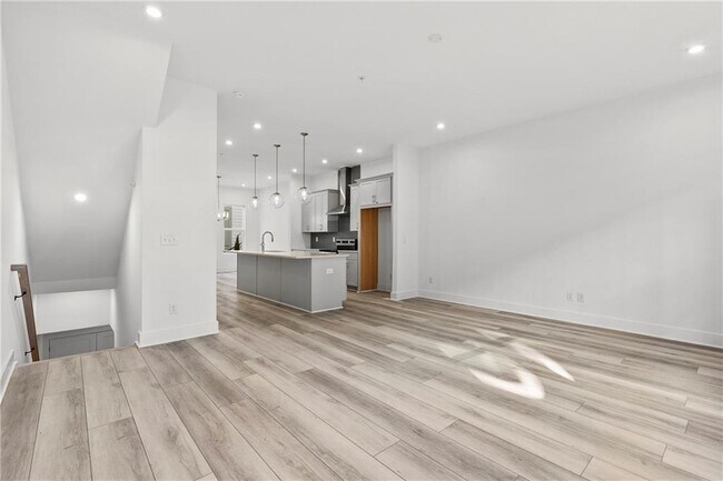 Building Photo - 517 Motivation Cir NW