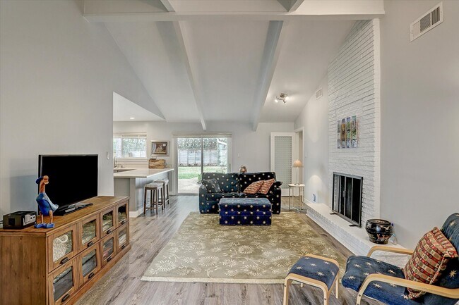 Building Photo - 1101 Guinea Dr