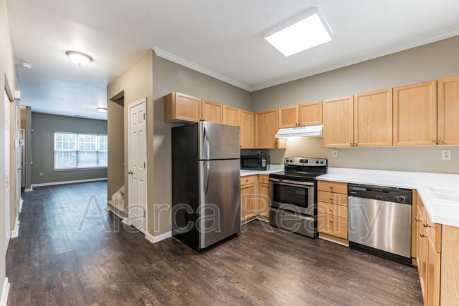 Building Photo - 1285 E Woodlawn Rd