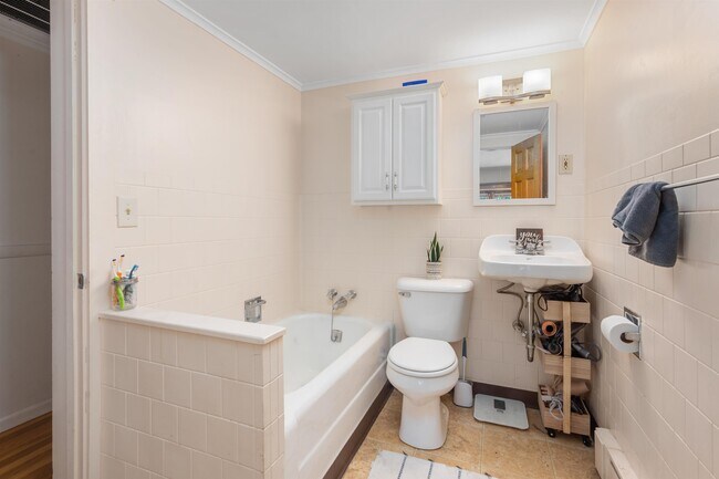 Building Photo - 468 Union Ave