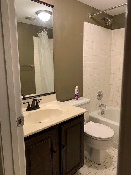 Building Photo - 4609 Luxberry Dr